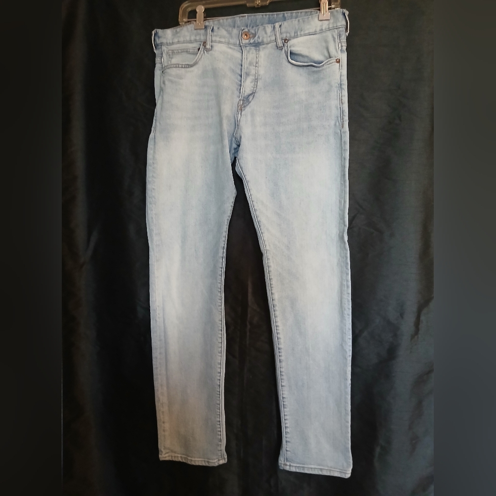 H & M Men's Light Wash Slim-fit Denim Jeans.